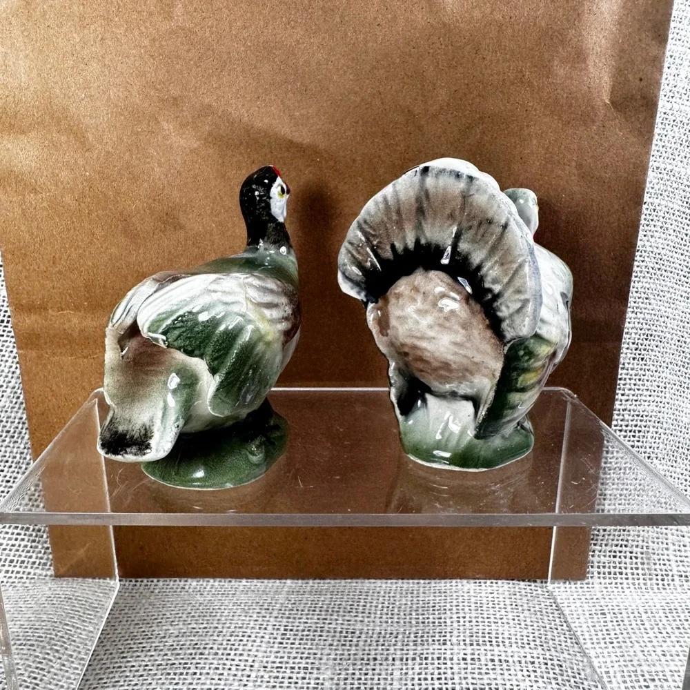 Vintage‎ Japan Ceramic Turkey Salt and Pepper Shakers Thanksgiving Green Red Set